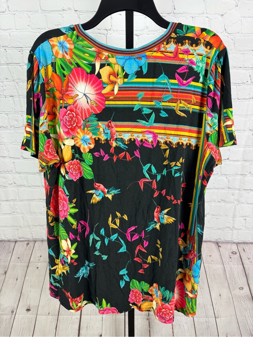 Johnny Was Andra Favorite Floral Stripe V-Neck Swing Tee Black Size Large - Picture 5 of 7